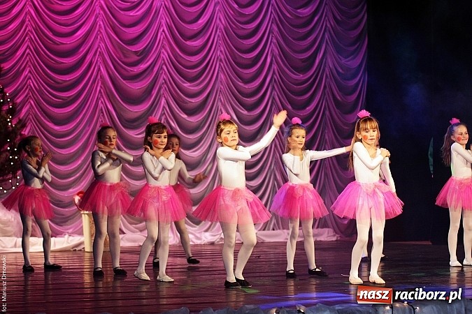 Zdjęcie w galerii na portalu naszraciborz.pl: Perspektywa, Pompa Band i Skaza, czyli 23. finał WOŚP na scenie RCK wiadomości z regionu