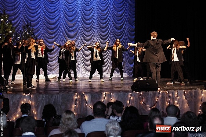 Zdjęcie w galerii na portalu naszraciborz.pl: Perspektywa, Pompa Band i Skaza, czyli 23. finał WOŚP na scenie RCK wiadomości z regionu