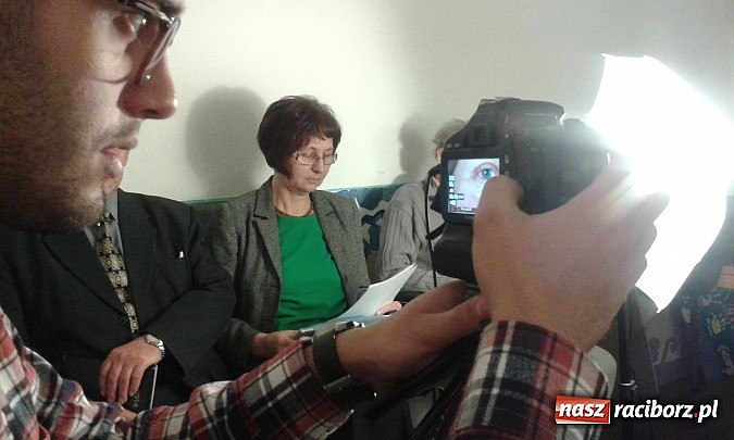 Zdjęcie w galerii na portalu naszraciborz.pl: Mieszkańcy Nędzy przed kamerą opowiadali o pierwszej pracy  wiadomości z regionu