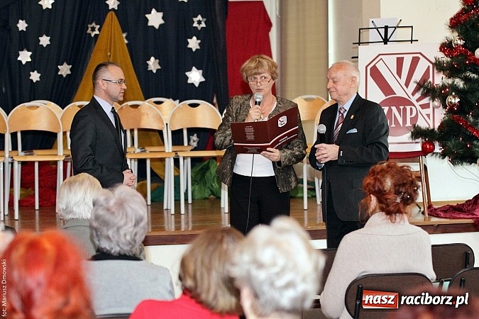 Zdjęcie w galerii na portalu naszraciborz.pl: Spotkanie noworoczne emerytowanych nauczycieli w Gimnazjum nr 5 wiadomości z regionu