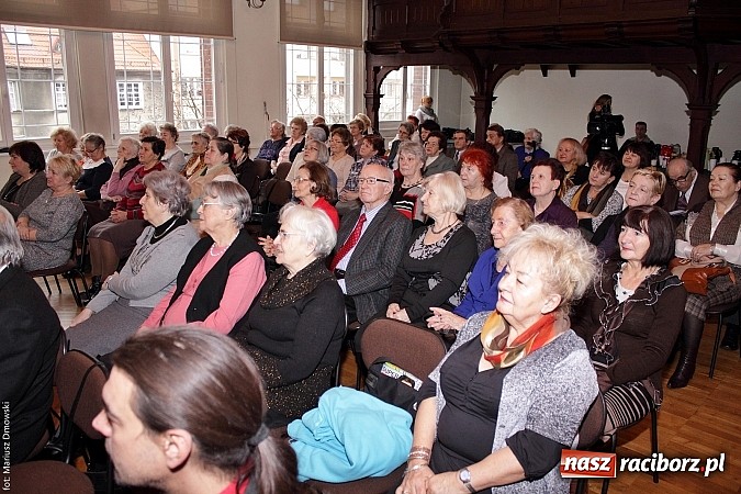 Zdjęcie w galerii na portalu naszraciborz.pl: Spotkanie noworoczne emerytowanych nauczycieli w Gimnazjum nr 5 wiadomości z regionu