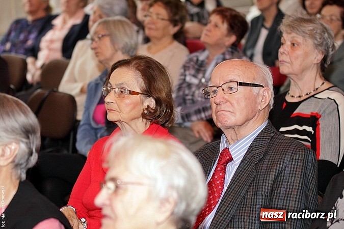 Zdjęcie w galerii na portalu naszraciborz.pl: Spotkanie noworoczne emerytowanych nauczycieli w Gimnazjum nr 5 wiadomości z regionu