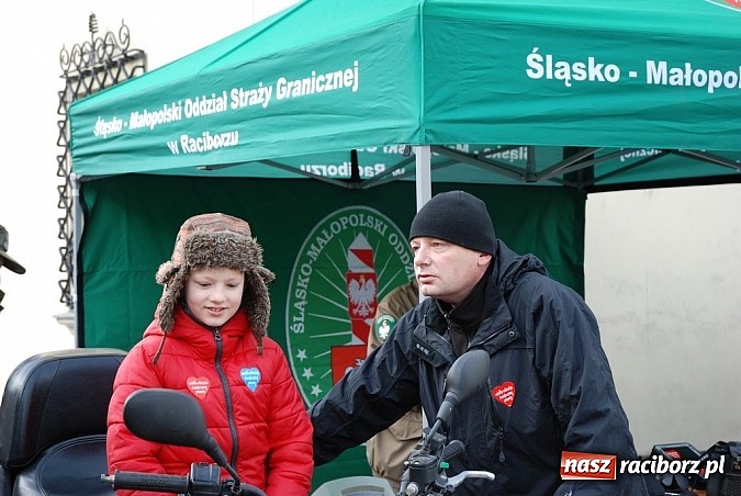 Zdjęcie w galerii na portalu naszraciborz.pl: Śląsko-Małopolski Oddział Straży Granicznej ponownie zagrał z Wielką Orkiestrą. Można licytować strzelanie w Raciborzu! wiadomości z regionu
