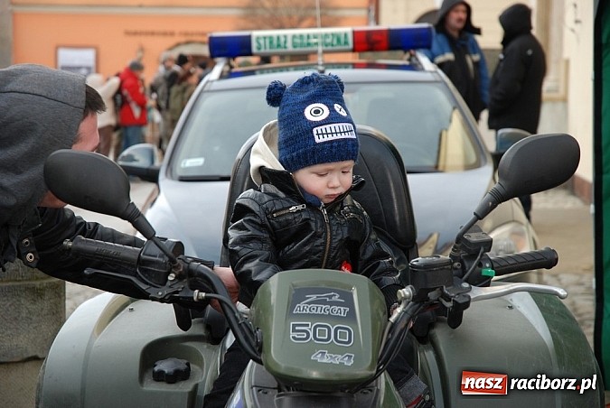Zdjęcie w galerii na portalu naszraciborz.pl: Śląsko-Małopolski Oddział Straży Granicznej ponownie zagrał z Wielką Orkiestrą. Można licytować strzelanie w Raciborzu! wiadomości z regionu