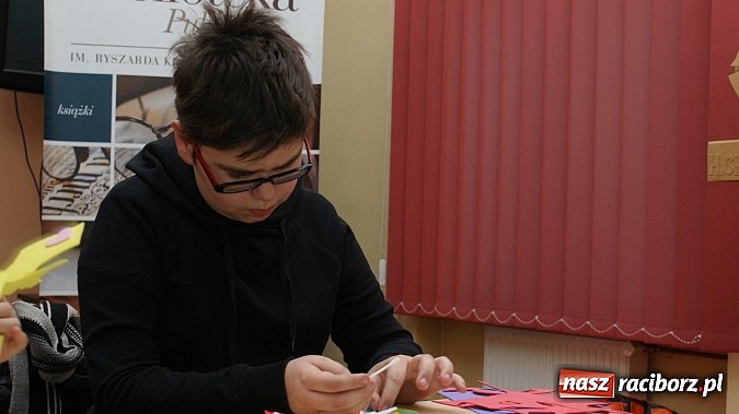 Zdjęcie w galerii na portalu naszraciborz.pl: Warsztaty z wyobraźnią: Cuda-wianki z pianki wiadomości z regionu