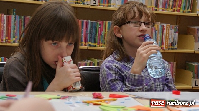 Zdjęcie w galerii na portalu naszraciborz.pl: Warsztaty z wyobraźnią: Cuda-wianki z pianki wiadomości z regionu