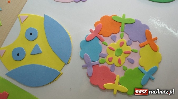 Zdjęcie w galerii na portalu naszraciborz.pl: Warsztaty z wyobraźnią: Cuda-wianki z pianki wiadomości z regionu