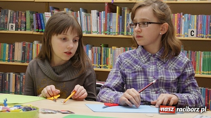 Zdjęcie w galerii na portalu naszraciborz.pl: Warsztaty z wyobraźnią: Cuda-wianki z pianki wiadomości z regionu