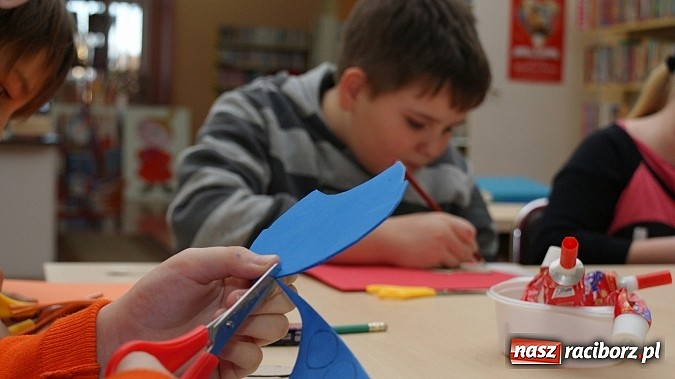 Zdjęcie w galerii na portalu naszraciborz.pl: Warsztaty z wyobraźnią: Cuda-wianki z pianki wiadomości z regionu