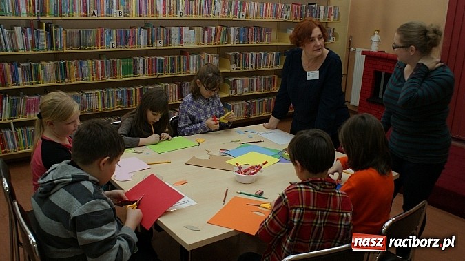 Zdjęcie w galerii na portalu naszraciborz.pl: Warsztaty z wyobraźnią: Cuda-wianki z pianki wiadomości z regionu