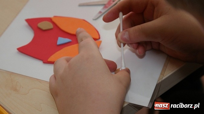 Zdjęcie w galerii na portalu naszraciborz.pl: Warsztaty z wyobraźnią: Cuda-wianki z pianki wiadomości z regionu