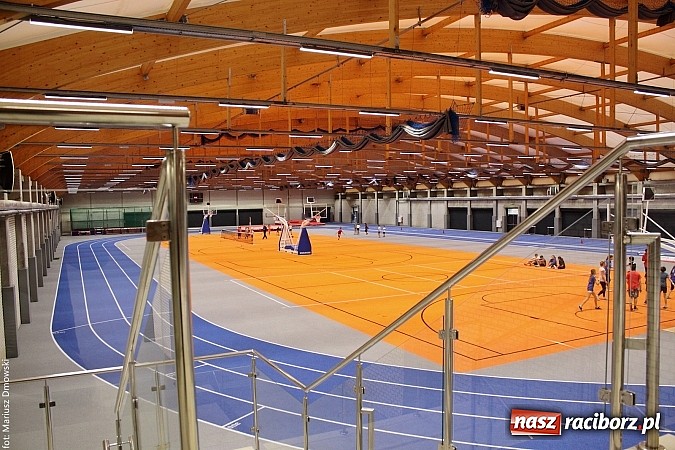 Zdjęcie w galerii na portalu naszraciborz.pl: Hala ZSOMS będzie zmodernizowana. Obecnie to bubel wiadomości z regionu