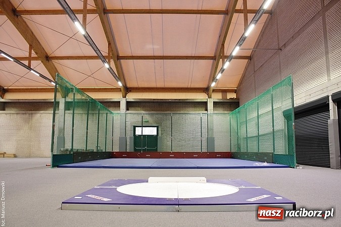 Zdjęcie w galerii na portalu naszraciborz.pl: Hala ZSOMS będzie zmodernizowana. Obecnie to bubel wiadomości z regionu