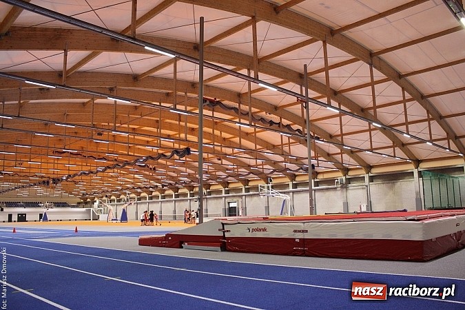 Zdjęcie w galerii na portalu naszraciborz.pl: Hala ZSOMS będzie zmodernizowana. Obecnie to bubel wiadomości z regionu