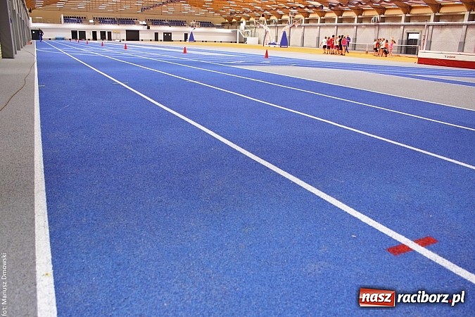 Zdjęcie w galerii na portalu naszraciborz.pl: Hala ZSOMS będzie zmodernizowana. Obecnie to bubel wiadomości z regionu