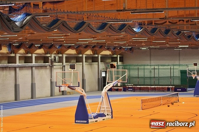 Zdjęcie w galerii na portalu naszraciborz.pl: Hala ZSOMS będzie zmodernizowana. Obecnie to bubel wiadomości z regionu