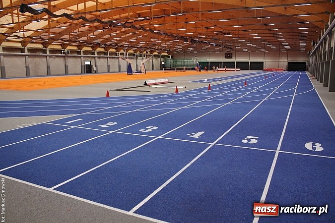 Zdjęcie w galerii na portalu naszraciborz.pl: Hala ZSOMS będzie zmodernizowana. Obecnie to bubel wiadomości z regionu