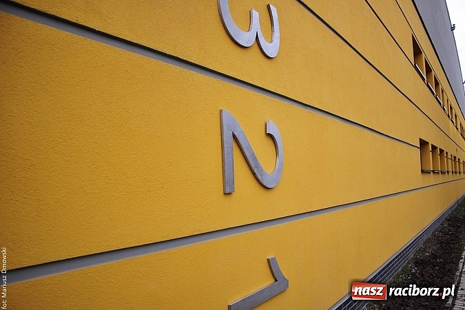 Zdjęcie w galerii na portalu naszraciborz.pl: Hala ZSOMS będzie zmodernizowana. Obecnie to bubel wiadomości z regionu