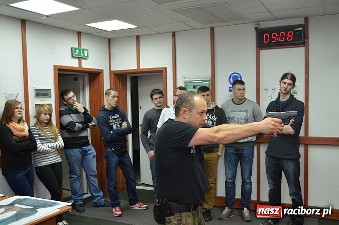 Zdjęcie w galerii na portalu naszraciborz.pl: Studenci Państwowej Wyższej Szkoły Zawodowej w Raciborzu z wizytą w ŚMOSG  wiadomości z regionu