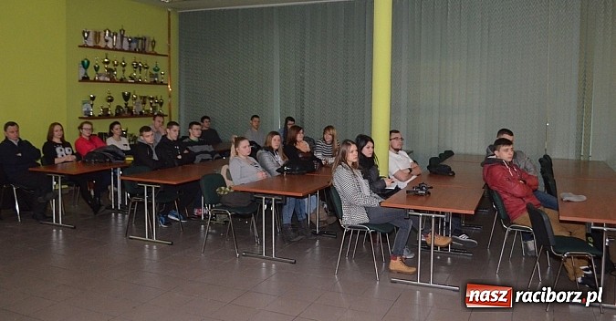 Zdjęcie w galerii na portalu naszraciborz.pl: Studenci Państwowej Wyższej Szkoły Zawodowej w Raciborzu z wizytą w ŚMOSG  wiadomości z regionu