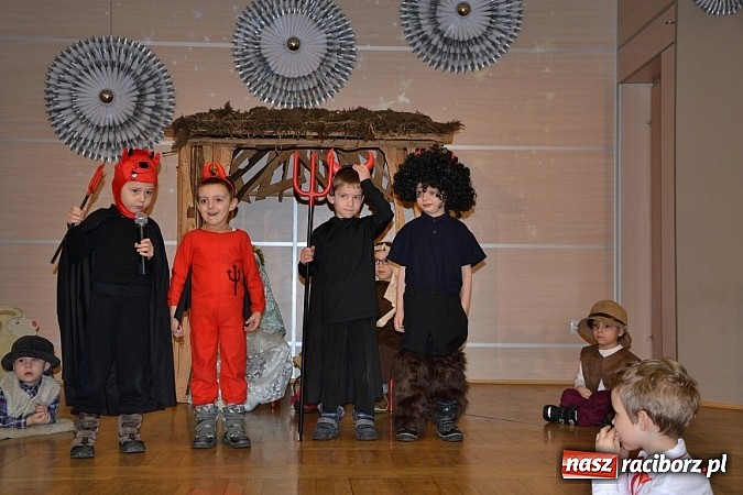 Zdjęcie w galerii na portalu naszraciborz.pl: Jasełka 2015 - ruszył przegląd w Tworkowie wiadomości z regionu