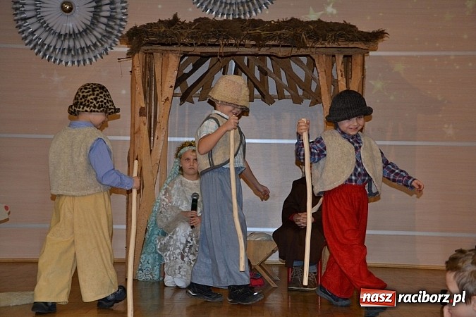 Zdjęcie w galerii na portalu naszraciborz.pl: Jasełka 2015 - ruszył przegląd w Tworkowie wiadomości z regionu