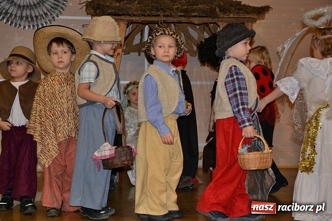 Zdjęcie w galerii na portalu naszraciborz.pl: Jasełka 2015 - ruszył przegląd w Tworkowie wiadomości z regionu