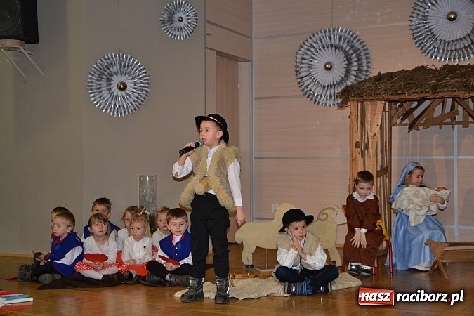 Zdjęcie w galerii na portalu naszraciborz.pl: Jasełka 2015 - ruszył przegląd w Tworkowie wiadomości z regionu