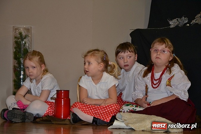Zdjęcie w galerii na portalu naszraciborz.pl: Jasełka 2015 - ruszył przegląd w Tworkowie wiadomości z regionu