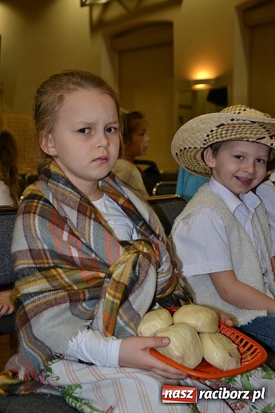 Zdjęcie w galerii na portalu naszraciborz.pl: Jasełka 2015 - ruszył przegląd w Tworkowie wiadomości z regionu
