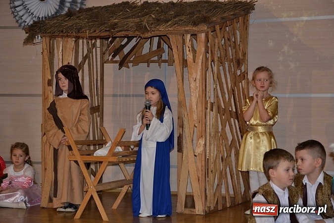 Zdjęcie w galerii na portalu naszraciborz.pl: Jasełka 2015 - ruszył przegląd w Tworkowie wiadomości z regionu