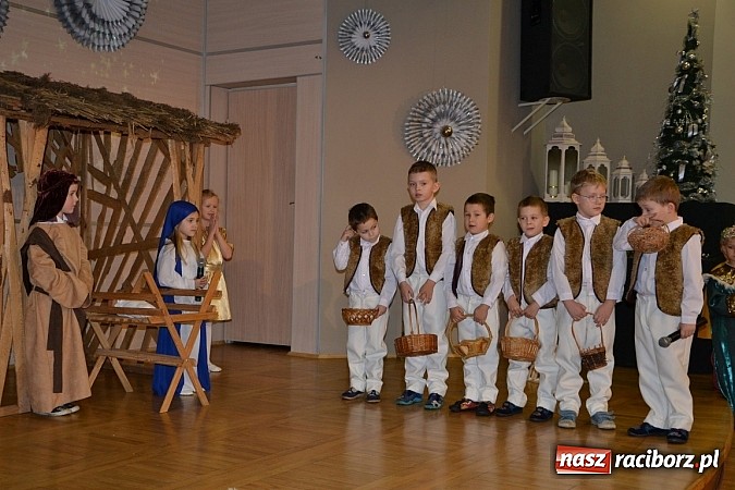 Zdjęcie w galerii na portalu naszraciborz.pl: Jasełka 2015 - ruszył przegląd w Tworkowie wiadomości z regionu