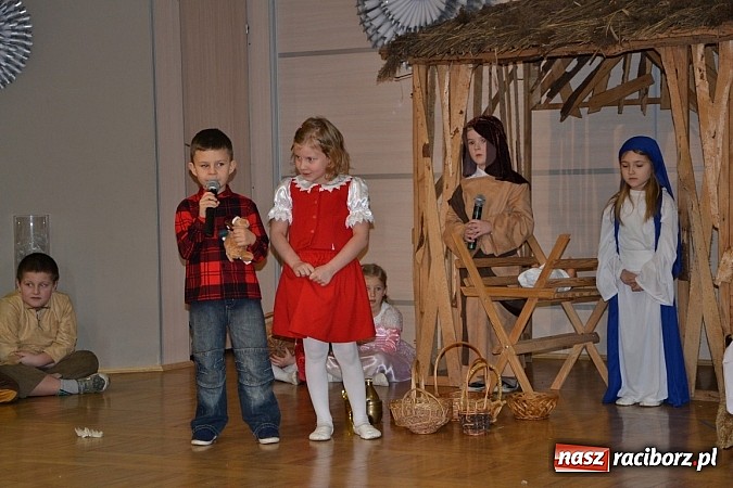 Zdjęcie w galerii na portalu naszraciborz.pl: Jasełka 2015 - ruszył przegląd w Tworkowie wiadomości z regionu