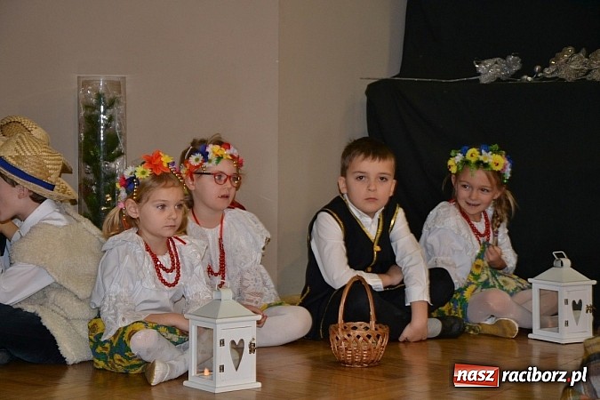 Zdjęcie w galerii na portalu naszraciborz.pl: Jasełka 2015 - ruszył przegląd w Tworkowie wiadomości z regionu