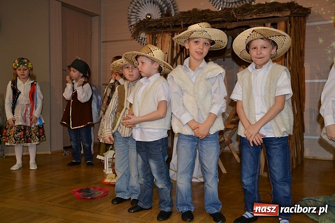 Zdjęcie w galerii na portalu naszraciborz.pl: Jasełka 2015 - ruszył przegląd w Tworkowie wiadomości z regionu