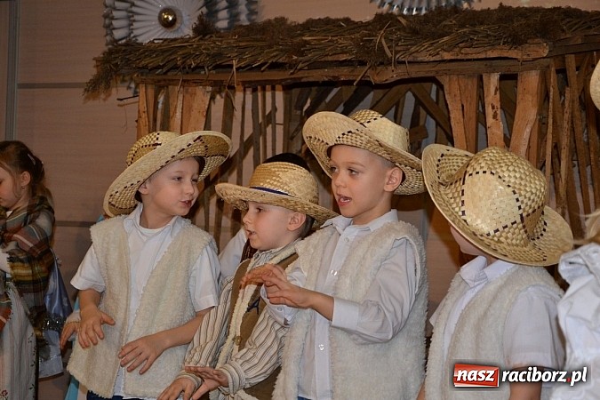 Zdjęcie w galerii na portalu naszraciborz.pl: Jasełka 2015 - ruszył przegląd w Tworkowie wiadomości z regionu