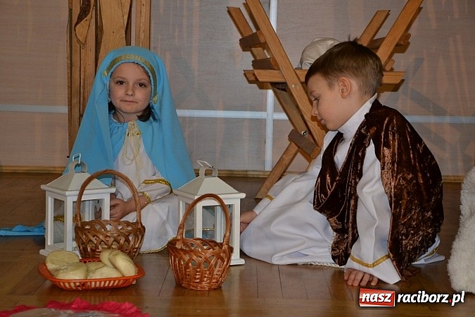 Zdjęcie w galerii na portalu naszraciborz.pl: Jasełka 2015 - ruszył przegląd w Tworkowie wiadomości z regionu