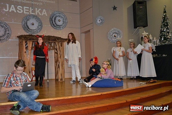 Zdjęcie w galerii na portalu naszraciborz.pl: Jasełka 2015 - ruszył przegląd w Tworkowie wiadomości z regionu