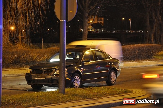 Zdjęcie w galerii na portalu naszraciborz.pl: Zderzenie trzech pojazdów na Odrostradzie wiadomości z regionu