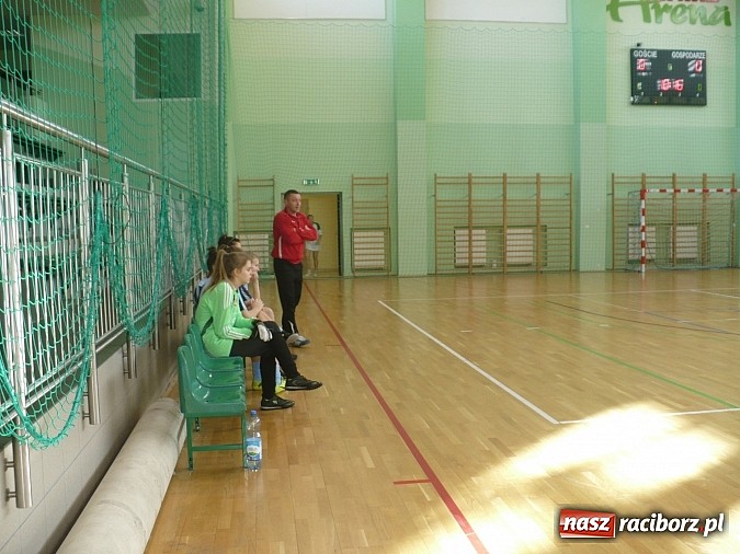 Zdjęcie w galerii na portalu naszraciborz.pl: I Otwarte Mistrzostwa Raciborza w Piłce Nożnej Halowej Dziewcząt Szk&oacute;ł Gimnazjalnych wiadomości z regionu