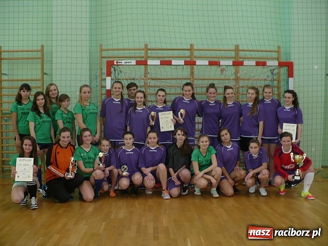 Zdjęcie w galerii na portalu naszraciborz.pl: I Otwarte Mistrzostwa Raciborza w Piłce Nożnej Halowej Dziewcząt Szk&oacute;ł Gimnazjalnych wiadomości z regionu