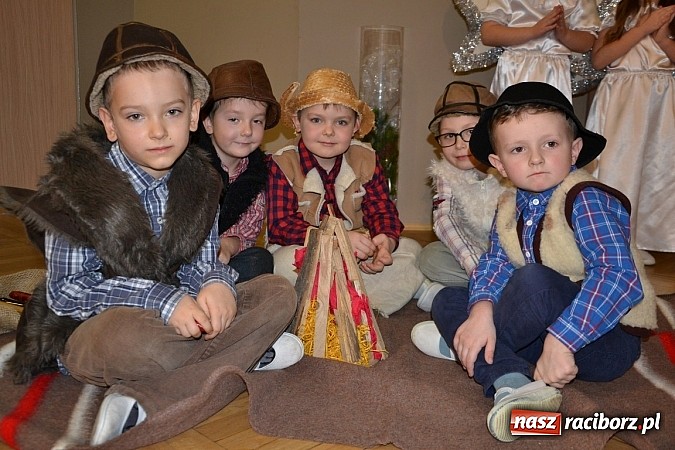 Zdjęcie w galerii na portalu naszraciborz.pl: Jasełka 2015 - przegląd w Tworkowie dzień drugi wiadomości z regionu