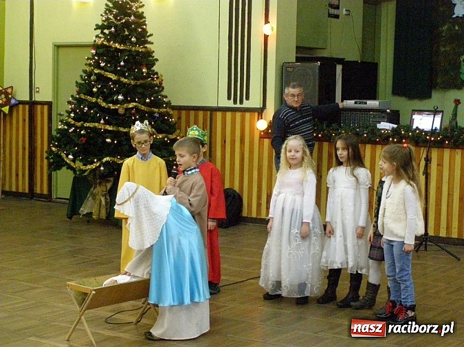 Zdjęcie w galerii na portalu naszraciborz.pl: Wieczór kolęd i jasełek w Borucinie wiadomości z regionu