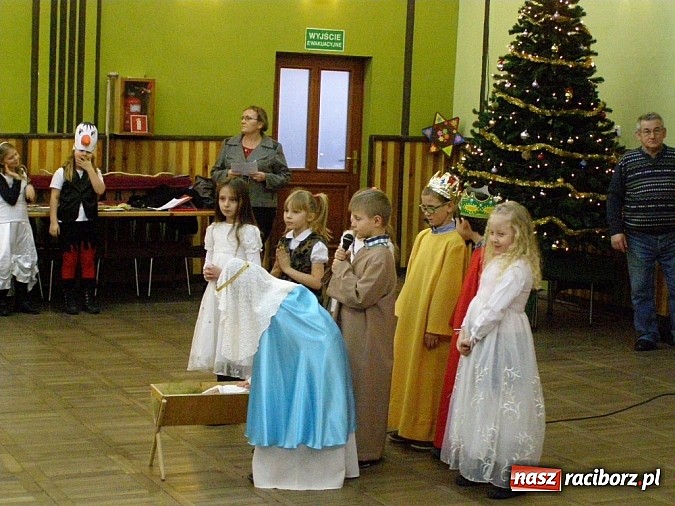 Zdjęcie w galerii na portalu naszraciborz.pl: Wieczór kolęd i jasełek w Borucinie wiadomości z regionu