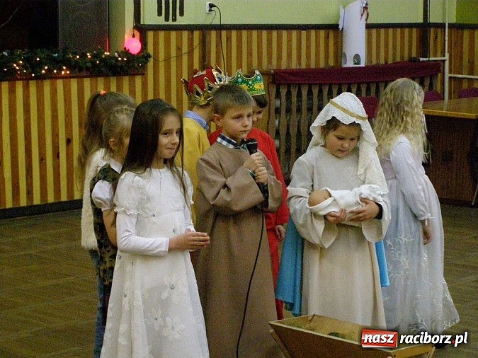 Zdjęcie w galerii na portalu naszraciborz.pl: Wieczór kolęd i jasełek w Borucinie wiadomości z regionu