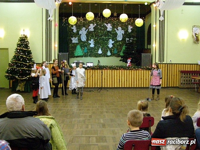 Zdjęcie w galerii na portalu naszraciborz.pl: Wieczór kolęd i jasełek w Borucinie wiadomości z regionu