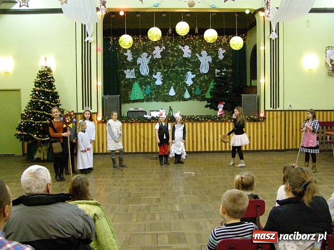 Zdjęcie w galerii na portalu naszraciborz.pl: Wieczór kolęd i jasełek w Borucinie wiadomości z regionu