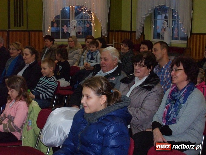 Zdjęcie w galerii na portalu naszraciborz.pl: Wieczór kolęd i jasełek w Borucinie wiadomości z regionu