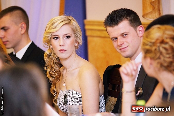 Zdjęcie w galerii na portalu naszraciborz.pl: Maturzyści z raciborskiej Budowlanki bawią się w Anielskim Młynie w Pogrzebieniu wiadomości z regionu