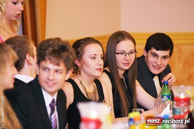 Zdjęcie w galerii na portalu naszraciborz.pl: Maturzyści z raciborskiej Budowlanki bawią się w Anielskim Młynie w Pogrzebieniu wiadomości z regionu